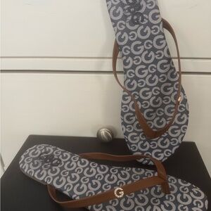 GBG Los Angeles Brown and Gray Patterned Sandals